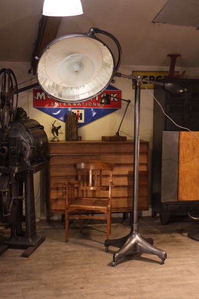 scialytique ancien 1950 geant